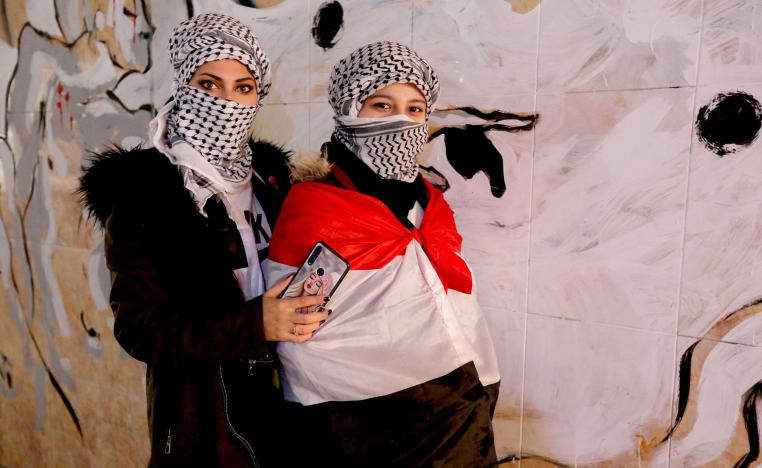 انسجام علني مع مطالب المتظاهرين