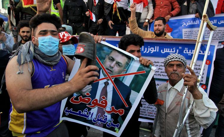 متظاهرون رافضون لتكليف محافظ البصرة اسعد العيداني برئاسة الحكومة