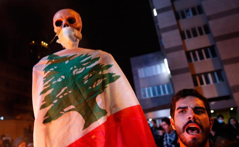حزب الله يستثمر في معاناة اللبنانيين لتخليص نفسه