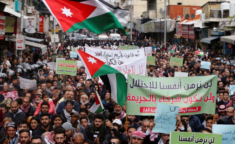 الأوساط الشعبية في الأردن لا تقبل اتفاقية الغاز مع إسرائيل