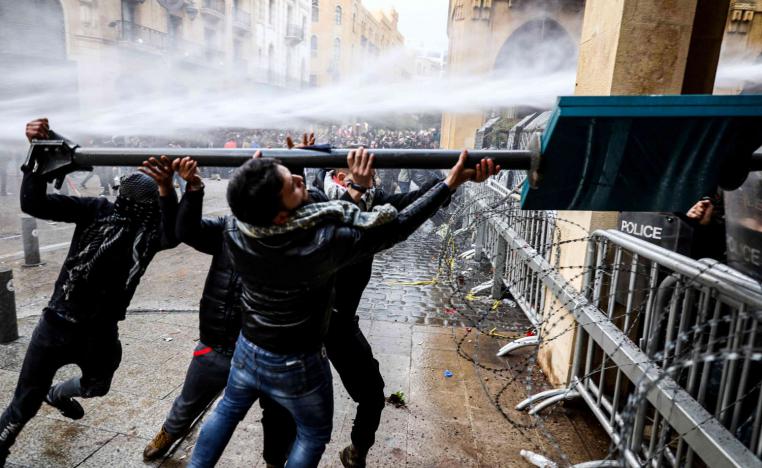 متظاهرو لبنان: لن ندفع الثمن
