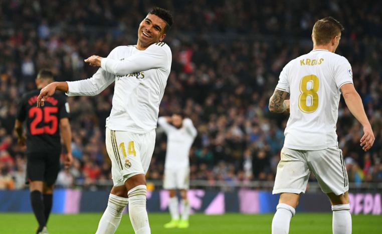 ريال يتصدر مؤقتا بفارق 3 نقاط عن برشلونة الطامح لاستعادتها بفارق الاهداف بحال فوزه على غرناطة