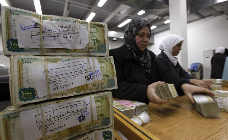 الليرة السورية تتهاوى لأدنى مستوياتها مقابل الدولار