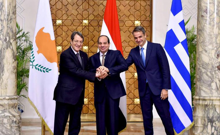 هجوم استهدف المدمرة الاميركية كول