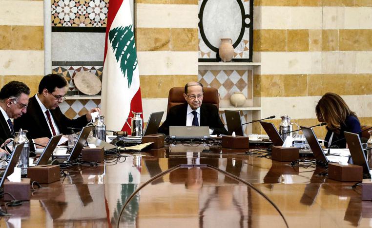 الرئيس اللبناني ميشال عون يرأس جلسة مجلس الوزراء