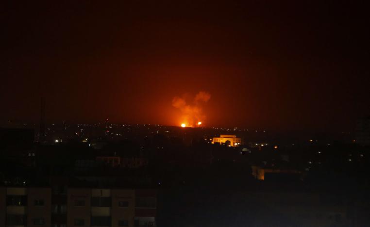 الغارات الاسرائيلية شملت غزة ودمشق