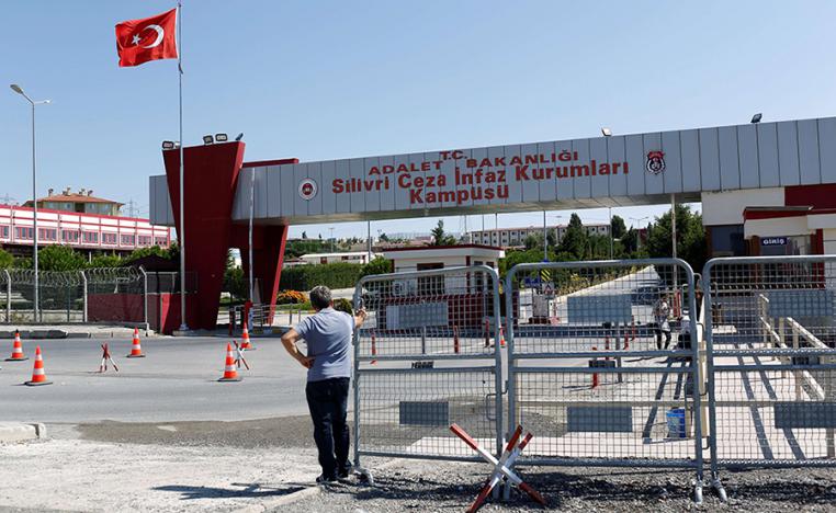 سجن سيليفري في إسطنبول يعج بالصحفيين والمعارضين
