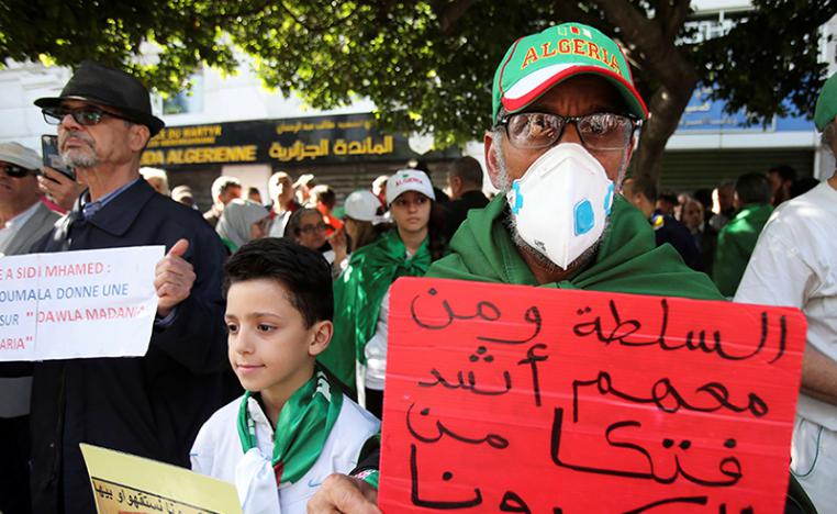 معاناة الجزائريين تتضاعف: كورونا وبقايا النظام السابق معا 