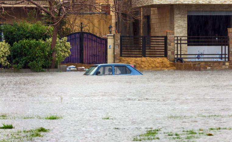 السيول تشل الحركة في الشوارع المصرية