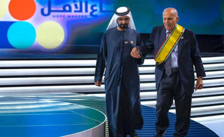 مجدي يعقوب مكرما من محمد بن راشد