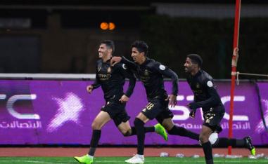النصر يقلص الفارق مع الهلال إلى ست نقاط