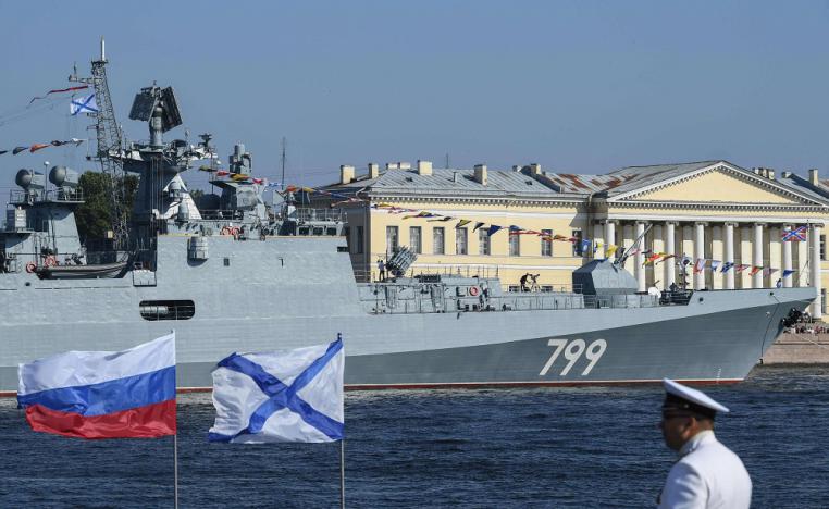 قطع بحرية عسكرية روسية تحمل اسلحة تنطلق نحو سوريا