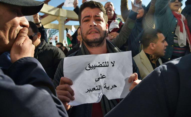 مخاوف من استغلال أزمة كورونا للتضييق على الحريات في الجزائر
