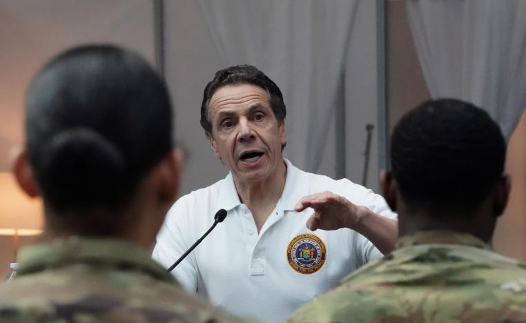 كومو: لدينا دستورا وليس ملكا