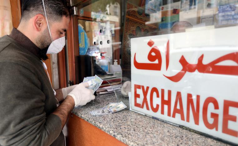السوق الموازية مصدر رئيسي للحصول على الدولار في لبنان