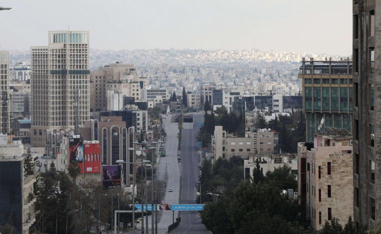 شوارع العاصمة الأردنية فارغة من الناس أثناء أوقات حظر التجول