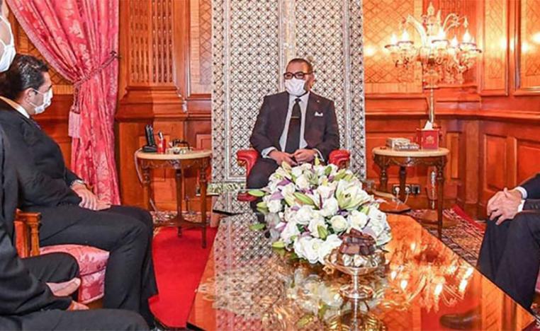 Moroccan King Mohammed VI with ministers at the palace