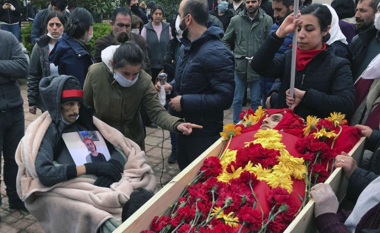 الوداع الأخير لهيلين بولاك