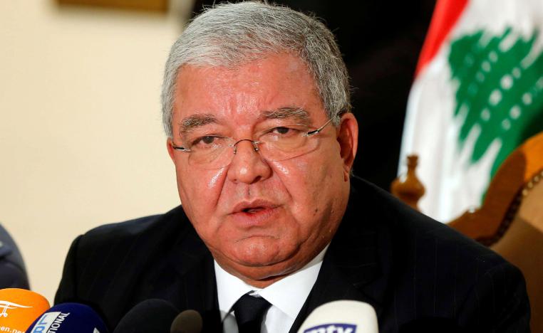 المشنوق يستنكر التهرب من تحمل المسؤولية وترك المصارف والمودعين في الواجهة