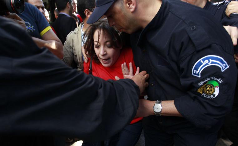 بوراوي واحدة من عشرات السجناء الموقوفين بسبب الحراك
