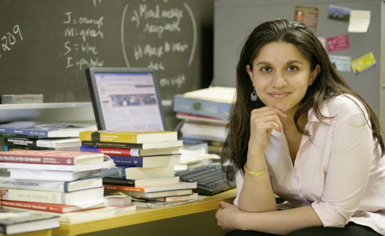 رافيا زكريا ابنة نيويورك تخلصت من وطأتها