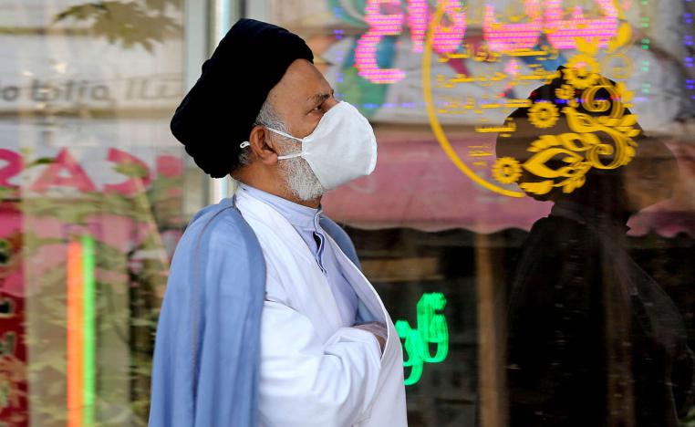 معمم إيراني وسط طهران