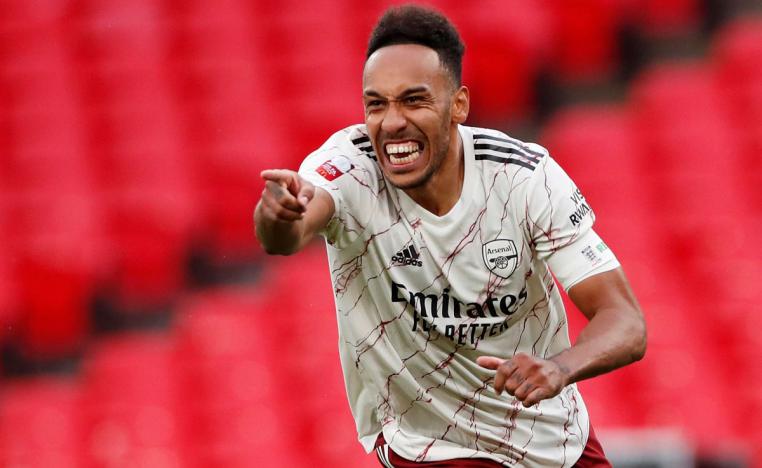 لاعب ارسنال بيير-إيمريك أوباميانغ 
