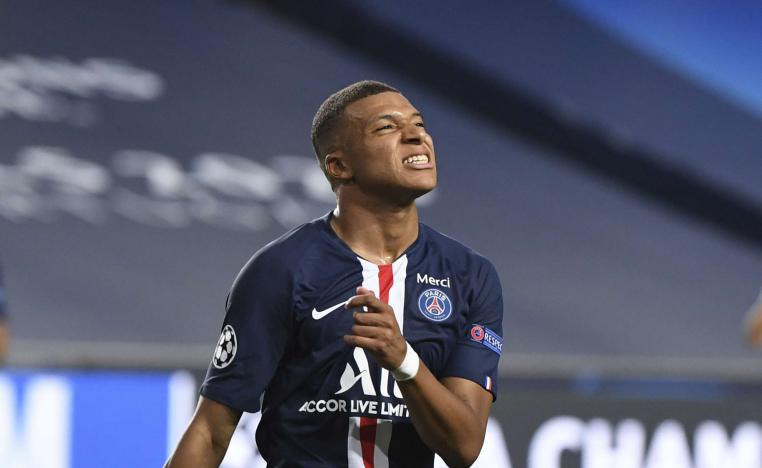 مبابي سعيد ببذل الجهد والتضحية من أجل زملائه