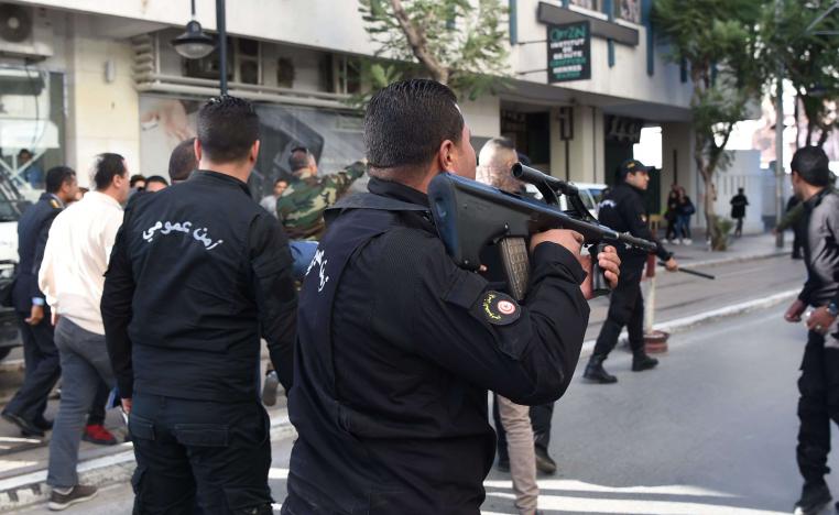 قوات الأمن تنصب كمين للمشتبه قبل القبض عليه