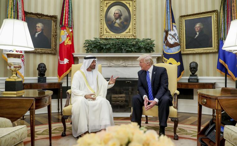 ولي عهد ابوظبي الشيخ محمد بن زايد في لقاء سابق بالرئيس الأميركي دونالد ترامب 