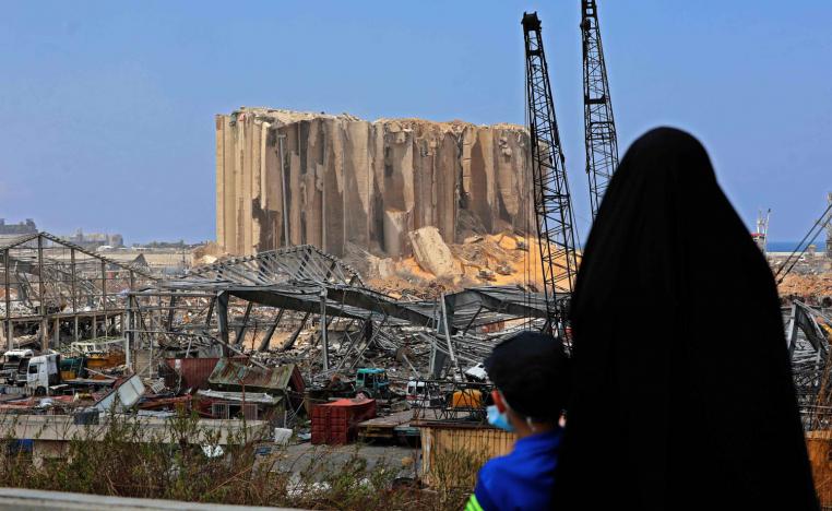 صوامع ميناء بيروت المدمرة