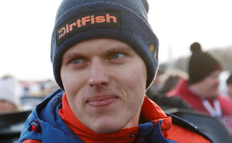 الاستوني أوت تاناك 