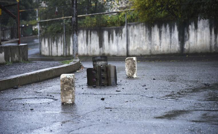 القصف يحول ستيباناكارت إلى مدينة أشباح