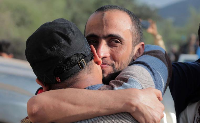 عملية سابقة لتبادل أسرى بين الحكومة اليمنية والحوثيين في تعز