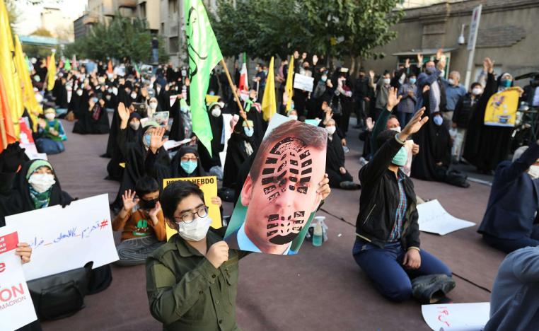 إيرانيون يتظاهرون احتجاجا على دعم ماكرون لنشر الرسوم المسيئة للنبي محمد