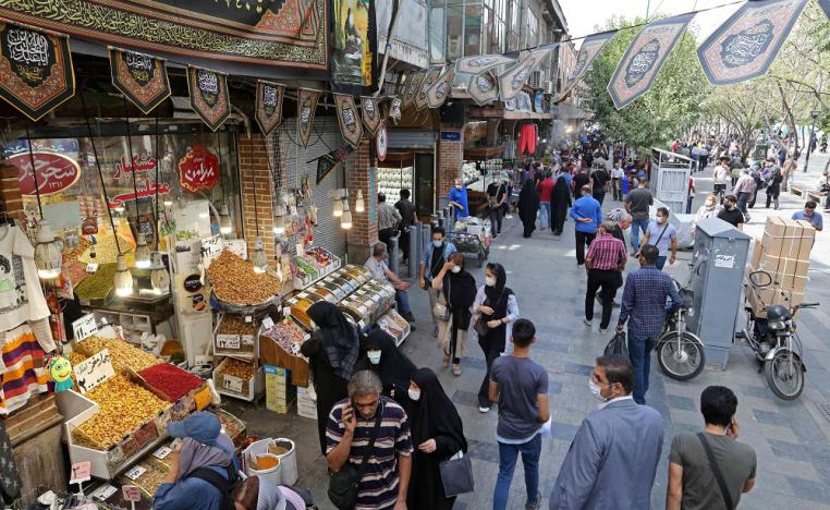 الايرانيون يعيشون أوضاعا صعبة بسبب سياسات النظام