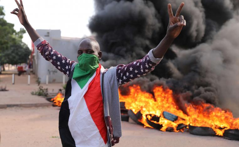 الحراك السوداني يتمسك يتمسك بتحقيق مطالب الشارع