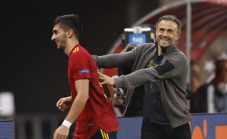 مدرب 'لا روخا' يقتنص بطاقة التأهل إلى نصف النهائي بإذلال منتخب من العيار الثقيل