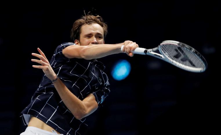 لاعب التنس الروسي يثأر بطريقة مثالية من الماتدور الاسباني بعد ثلاث مواجهات بينهما