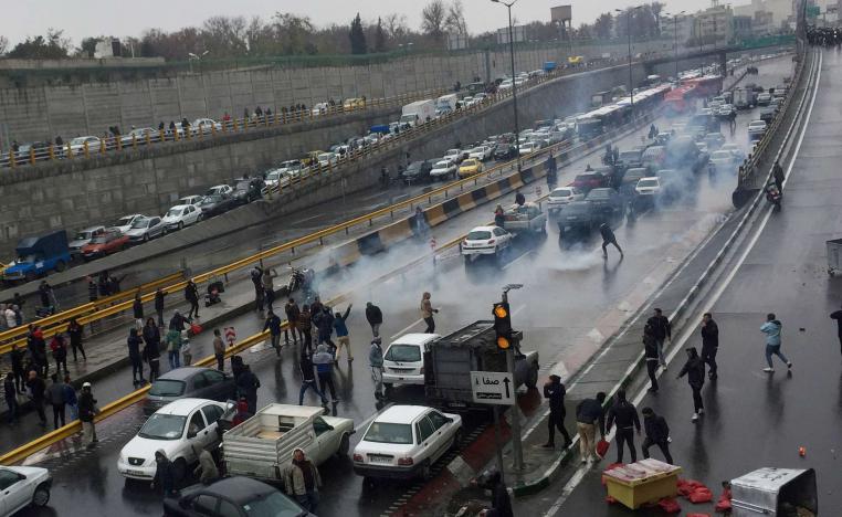 الترهيب في إيران يخنق المتظاهرين