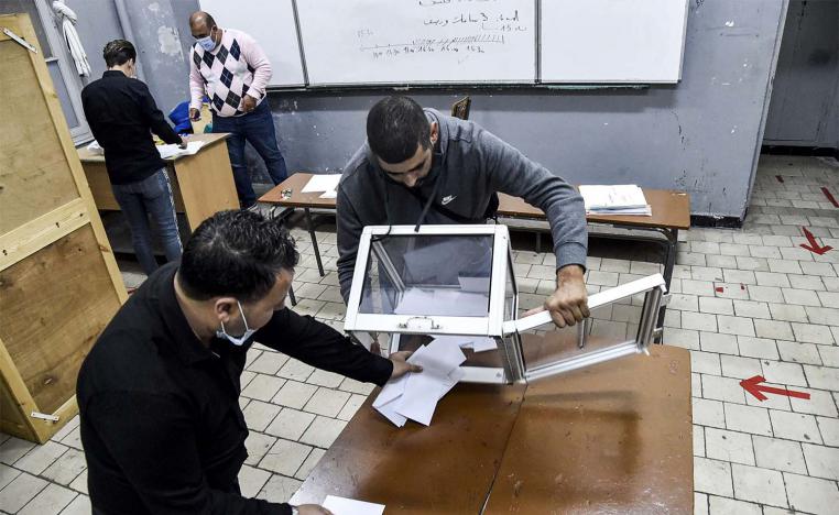There is no minimum turnout required to make the referendum valid