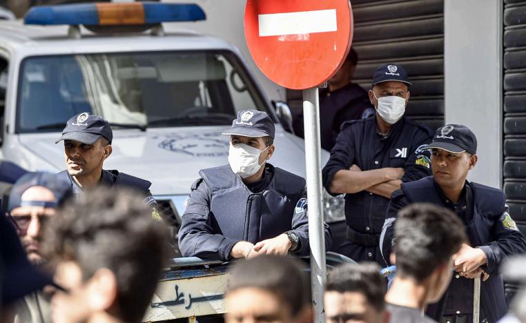 تدابير مكافحة كورونا تذهب إلى أبعد من أهدافها الوقائية