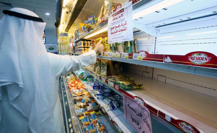 كويتي يشير إلى رفع المنتجات الفرنسية من ارفف الجمعيات التعاونية الكويتية