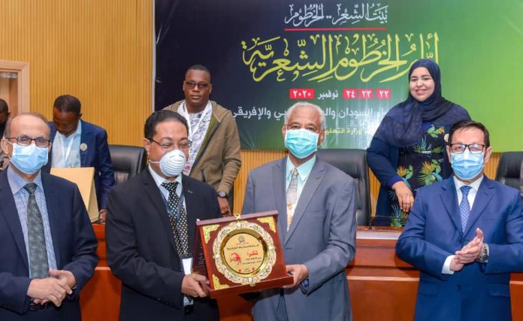 الشعر لم يعد ترفا