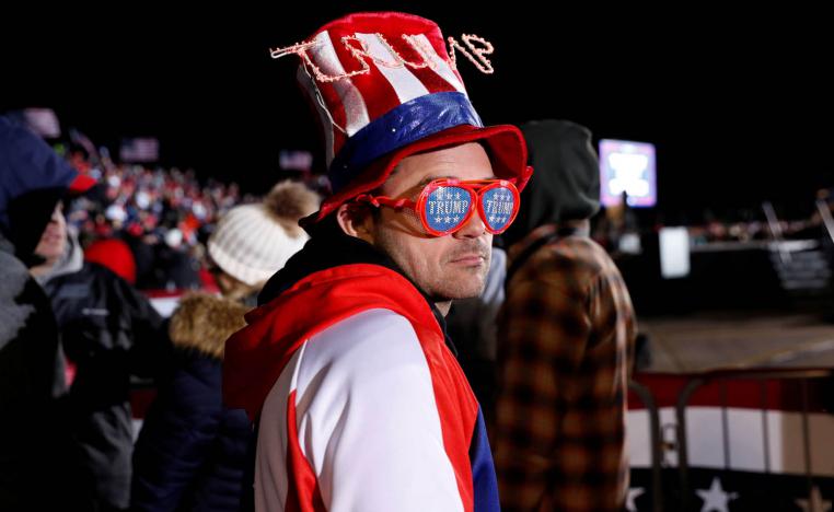 مؤيد لانتخاب ترامب في آخر أيام الحملة الانتخابية