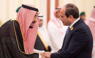 الرئيس المصري عبدالفتاح السيسي وملك السعودية سلمان بن عبدالعزيز ال سعود