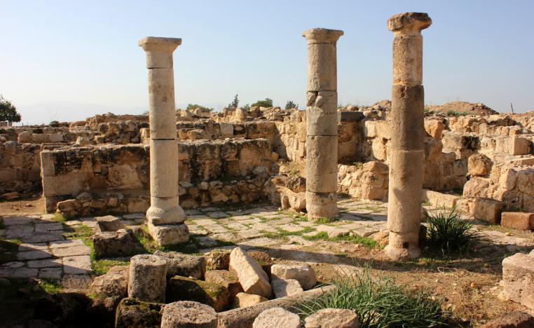 'طبقة فحل' في الأردن 