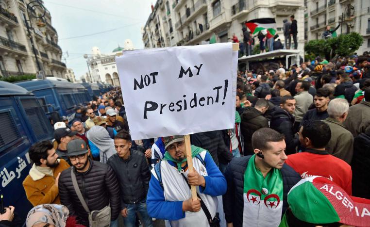 الجزائر تعاني من أزمة متعددة الرؤوس