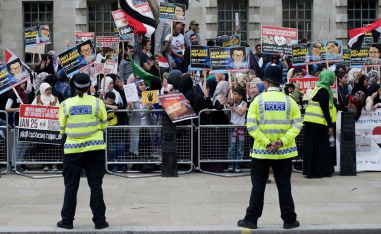 الشرطة البريطانية تحمي تظاهرة للإخوان وسط لندن