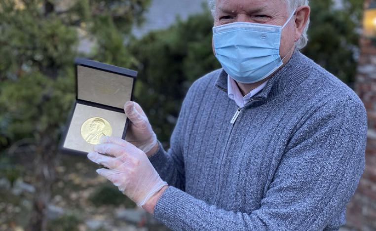 مايكل هوتون 